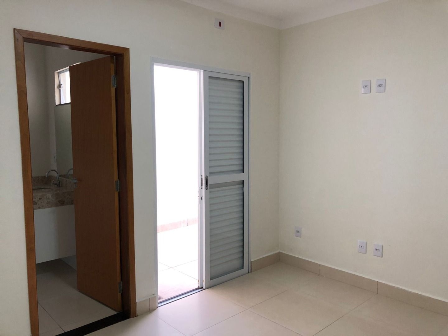 Casa à venda com 3 quartos, 140m² - Foto 3