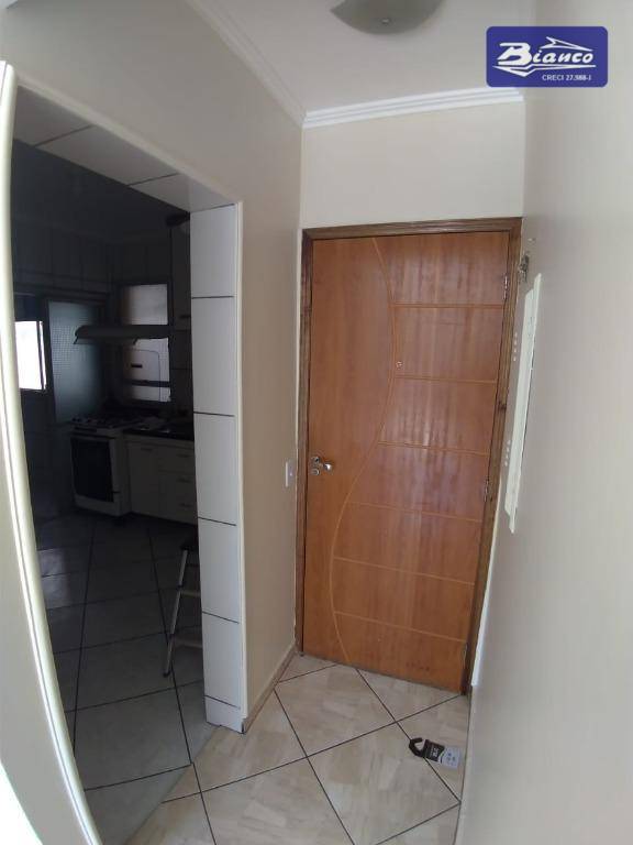 Apartamento à venda com 3 quartos, 76m² - Foto 12