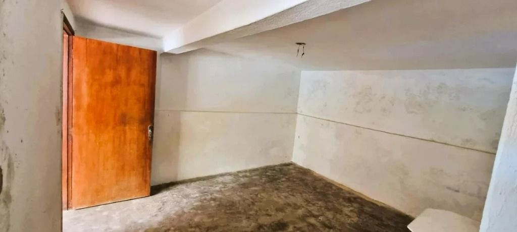 Casa à venda com 4 quartos, 350m² - Foto 14