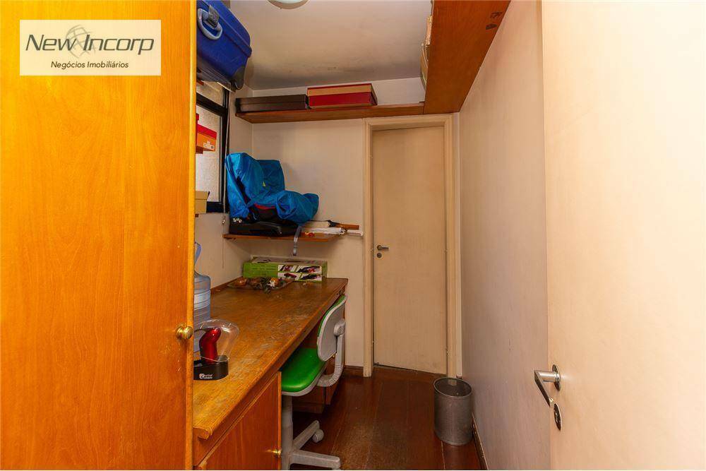 Apartamento à venda com 3 quartos, 144m² - Foto 19