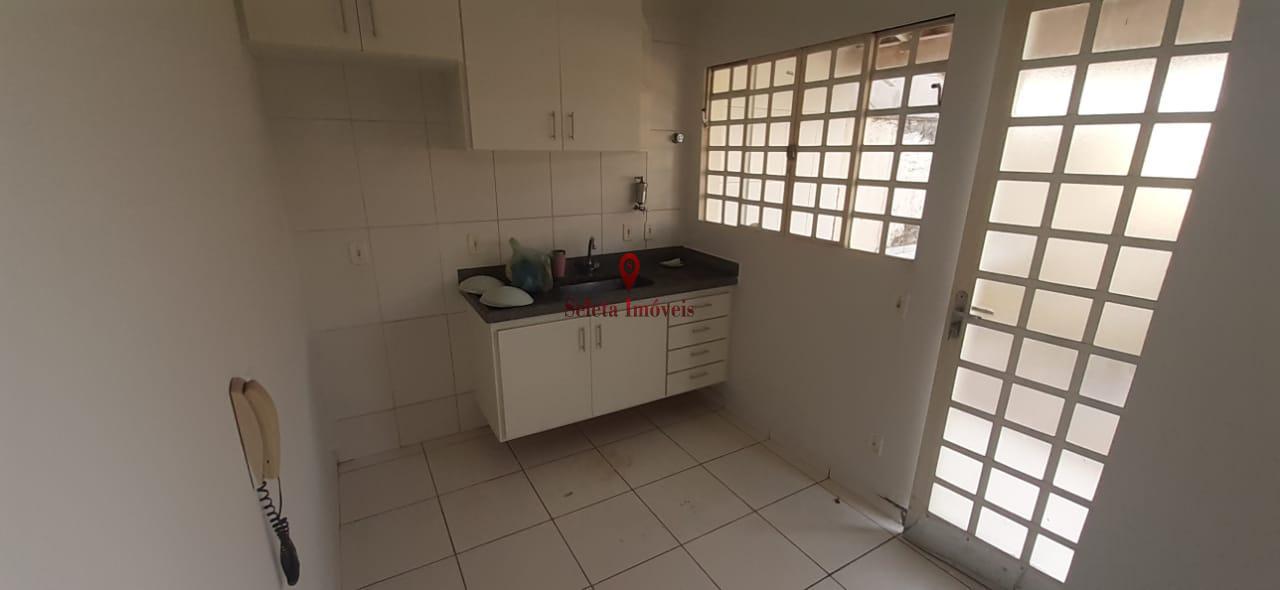 Casa para alugar com 3 quartos, 95m² - Foto 5