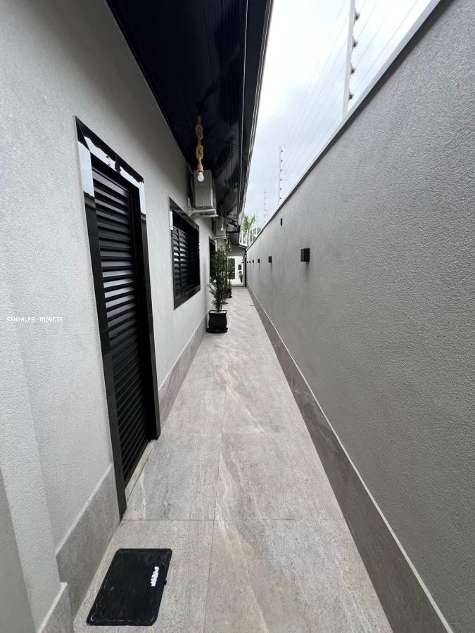 Casa à venda com 2 quartos, 200m² - Foto 3