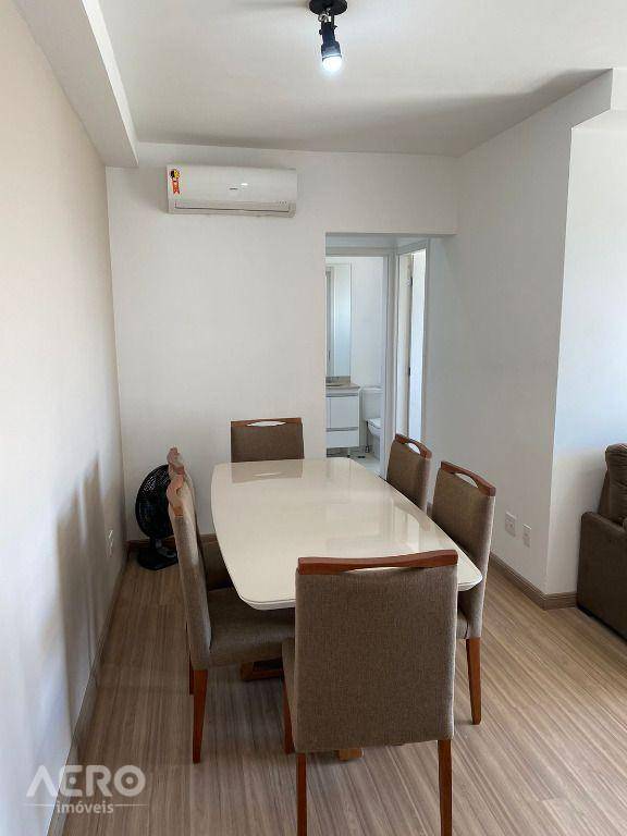 Apartamento à venda com 2 quartos, 62m² - Foto 3