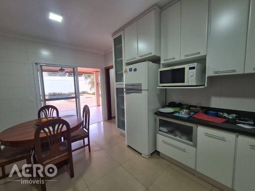 Casa de Condomínio à venda com 3 quartos, 300m² - Foto 17