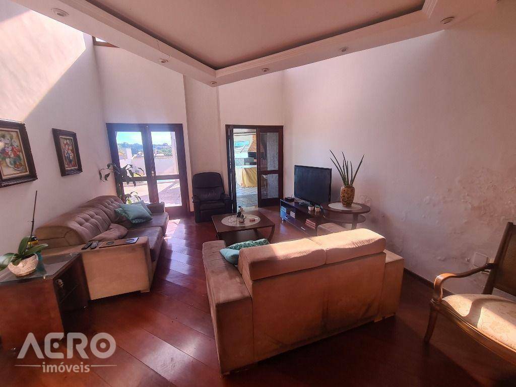 Casa de Condomínio à venda com 4 quartos, 300m² - Foto 21