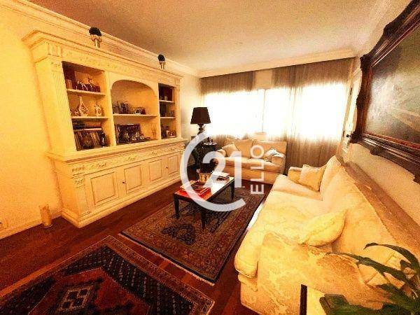 Apartamento à venda com 2 quartos, 95m² - Foto 1