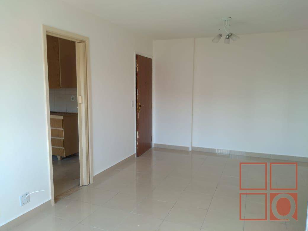 Apartamento à venda com 2 quartos, 62m² - Foto 2