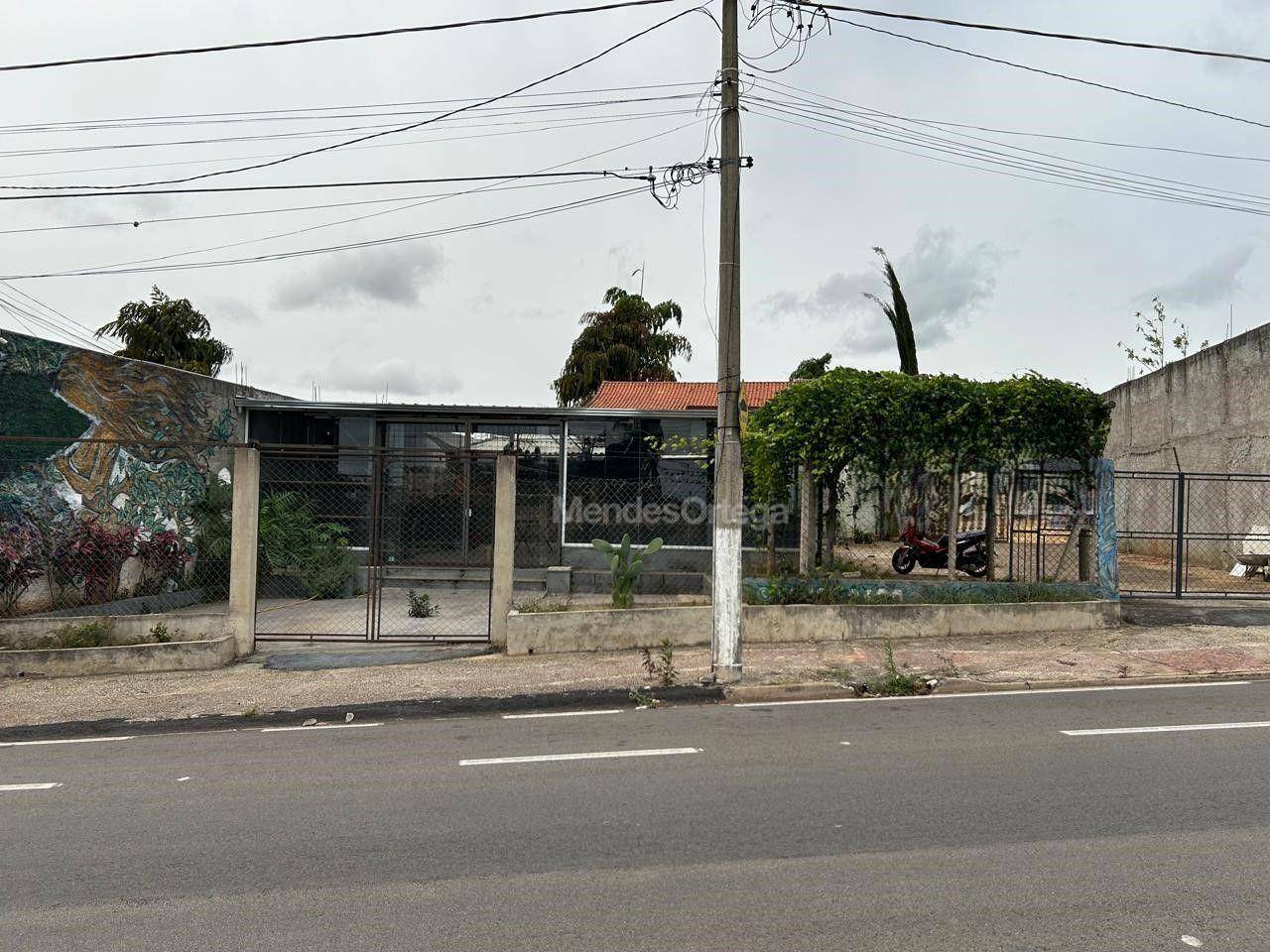 Casa à venda e aluguel com 6 quartos, 440m² - Foto 4