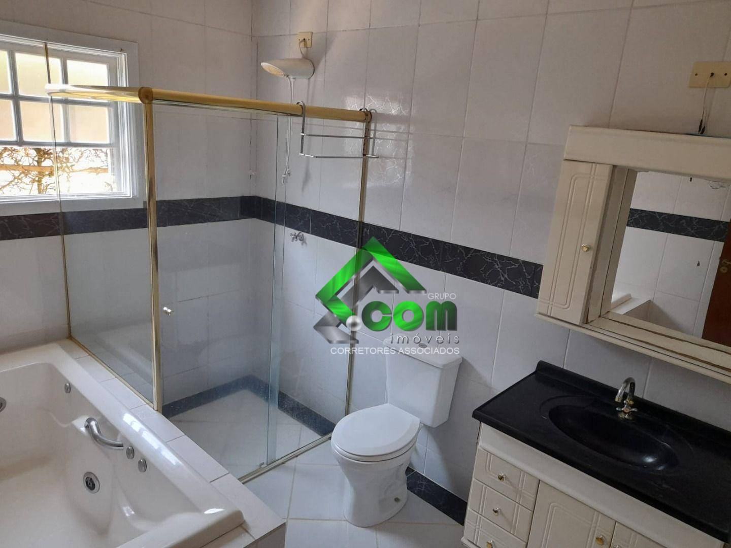 Casa de Condomínio à venda e aluguel com 4 quartos, 430m² - Foto 2