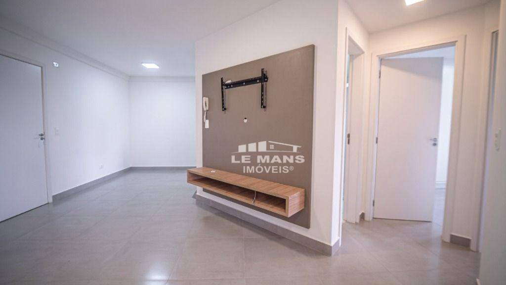 Apartamento à venda e aluguel com 2 quartos, 66m² - Foto 4