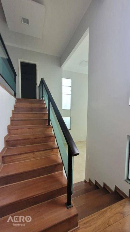 Casa de Condomínio à venda com 4 quartos, 400m² - Foto 8