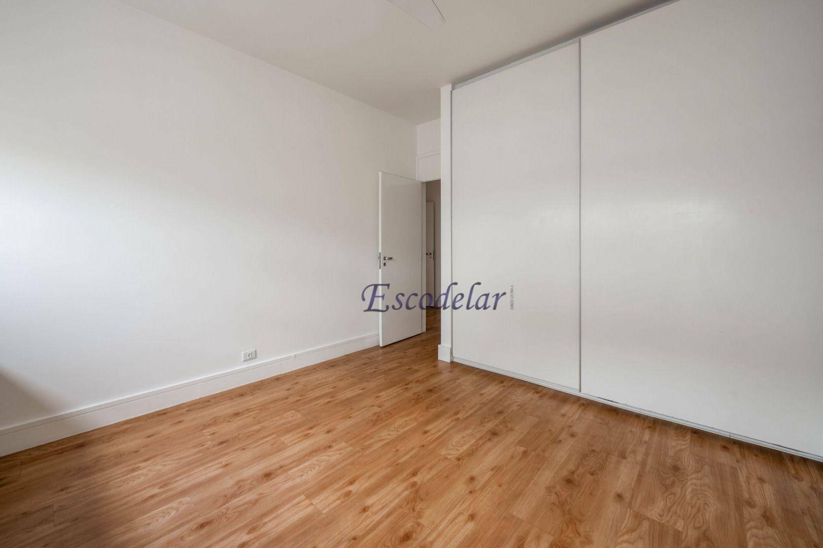 Apartamento à venda com 3 quartos, 240m² - Foto 13