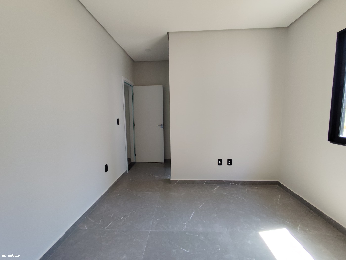 Casa à venda com 2 quartos, 79m² - Foto 11