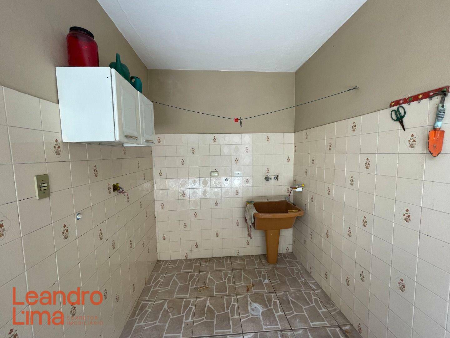 Casa à venda com 4 quartos, 350m² - Foto 13