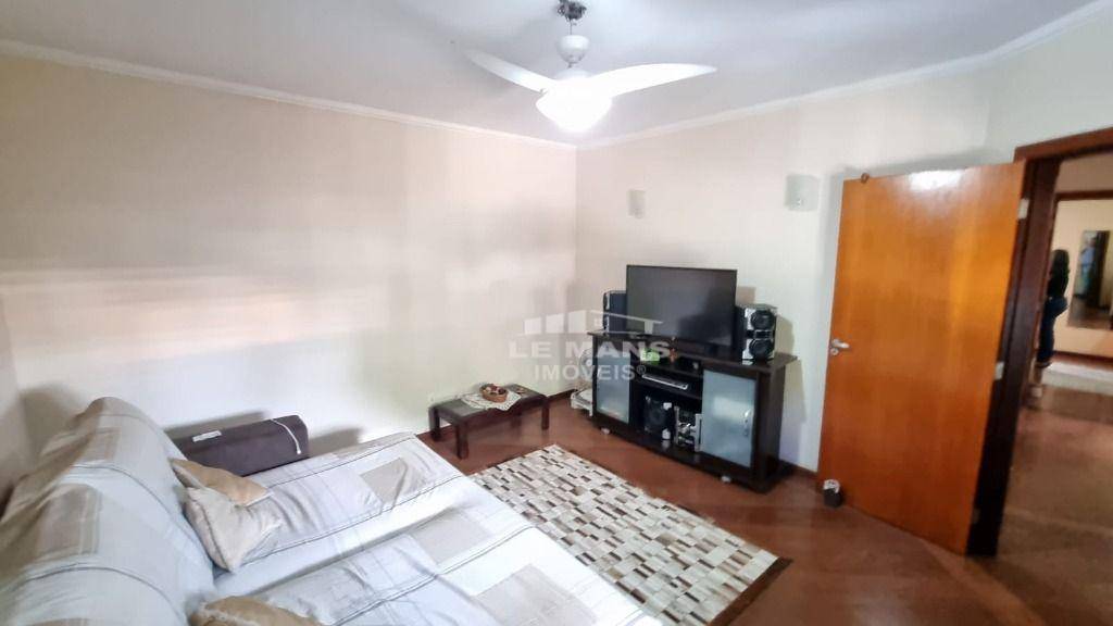 Casa à venda com 3 quartos, 205m² - Foto 17