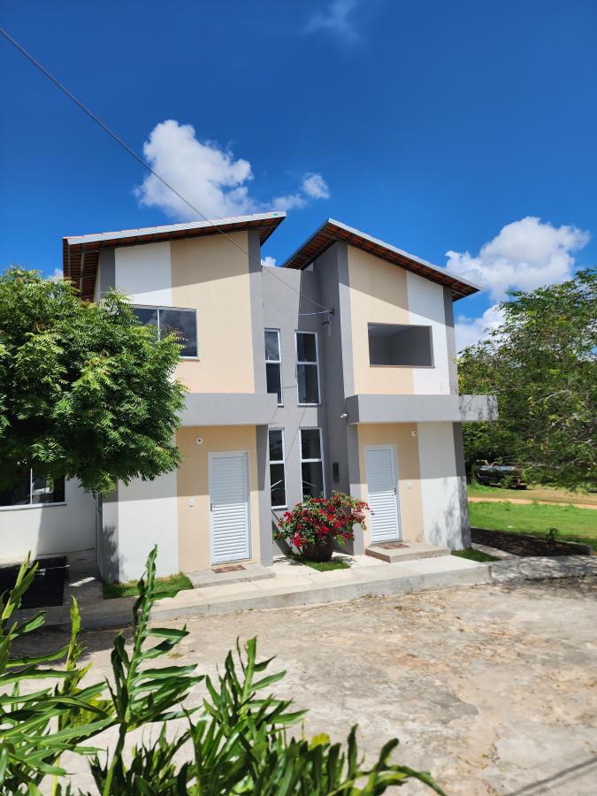 Casa à venda com 3 quartos, 72m² - Foto 2