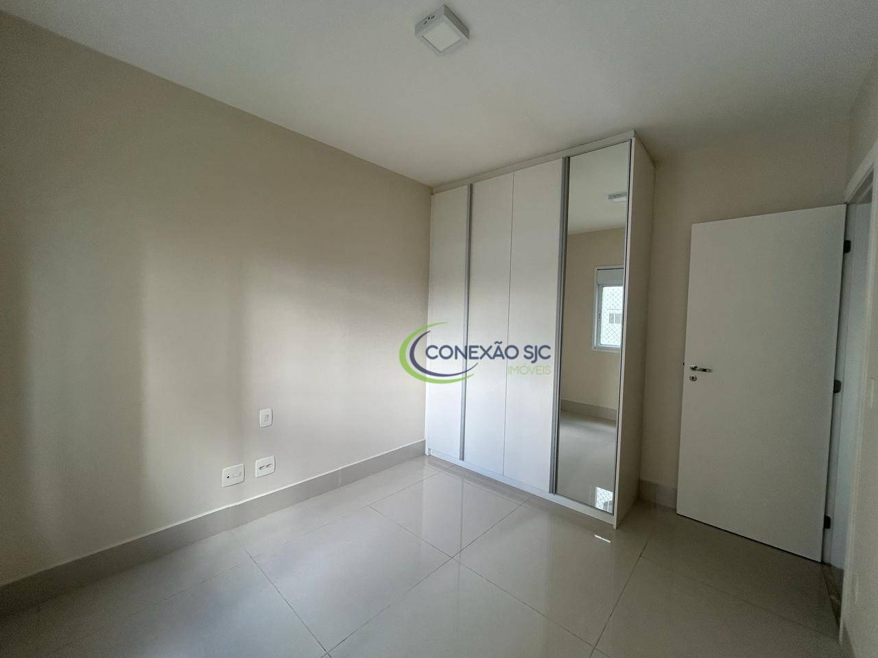 Apartamento para alugar com 4 quartos, 190m² - Foto 12