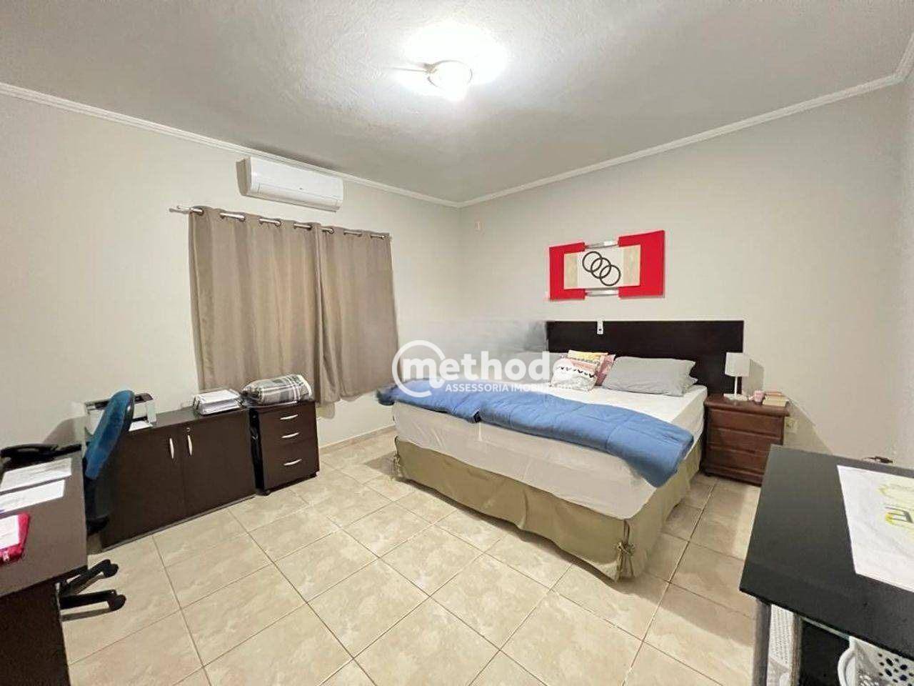 Casa à venda com 3 quartos, 250m² - Foto 2