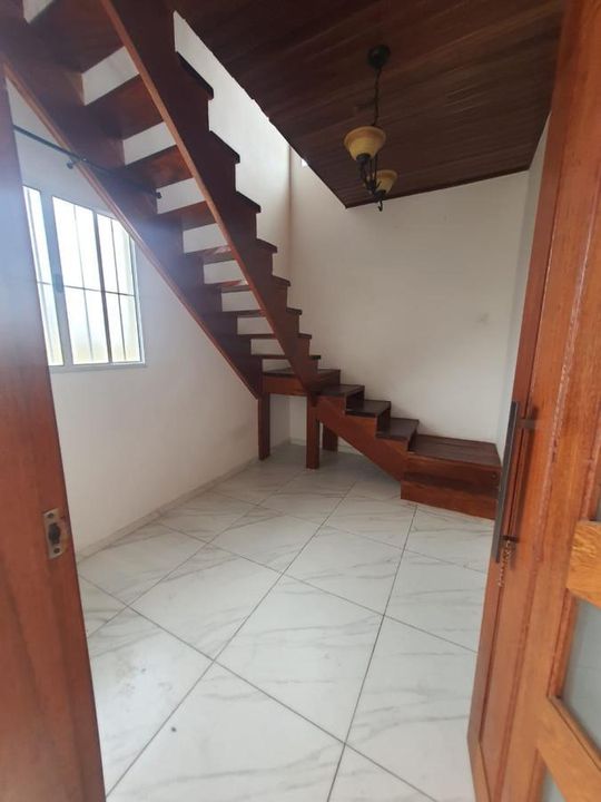 Casa à venda com 3 quartos, 150m² - Foto 1