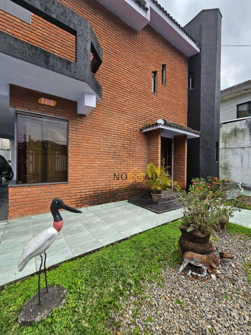 Casa de Condomínio à venda com 4 quartos, 300m² - Foto 4