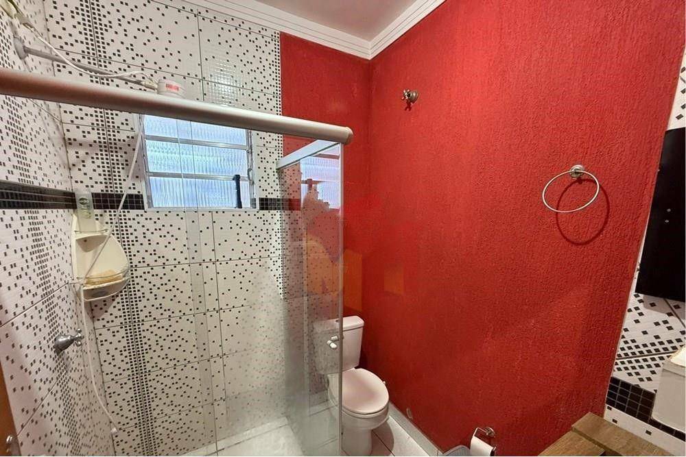 Casa à venda com 3 quartos, 127m² - Foto 1