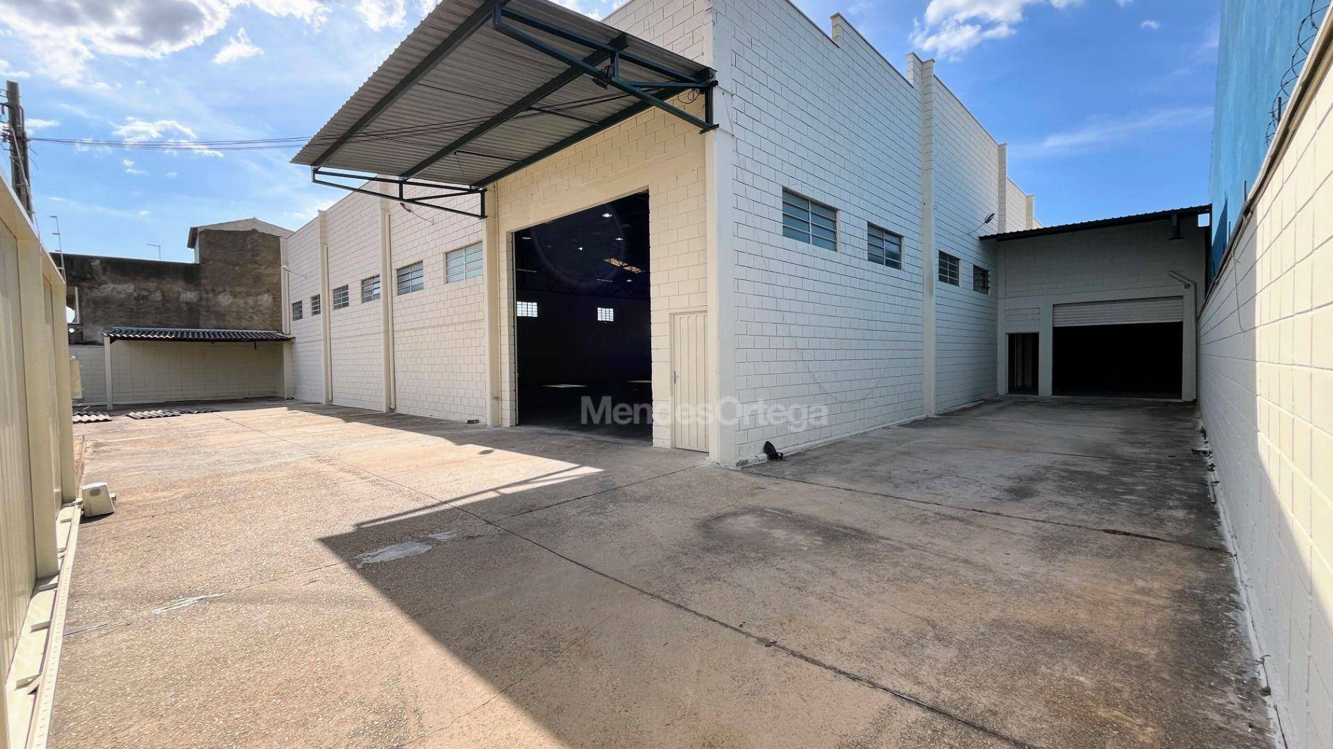 Depósito-Galpão-Armazém para alugar, 732m² - Foto 1