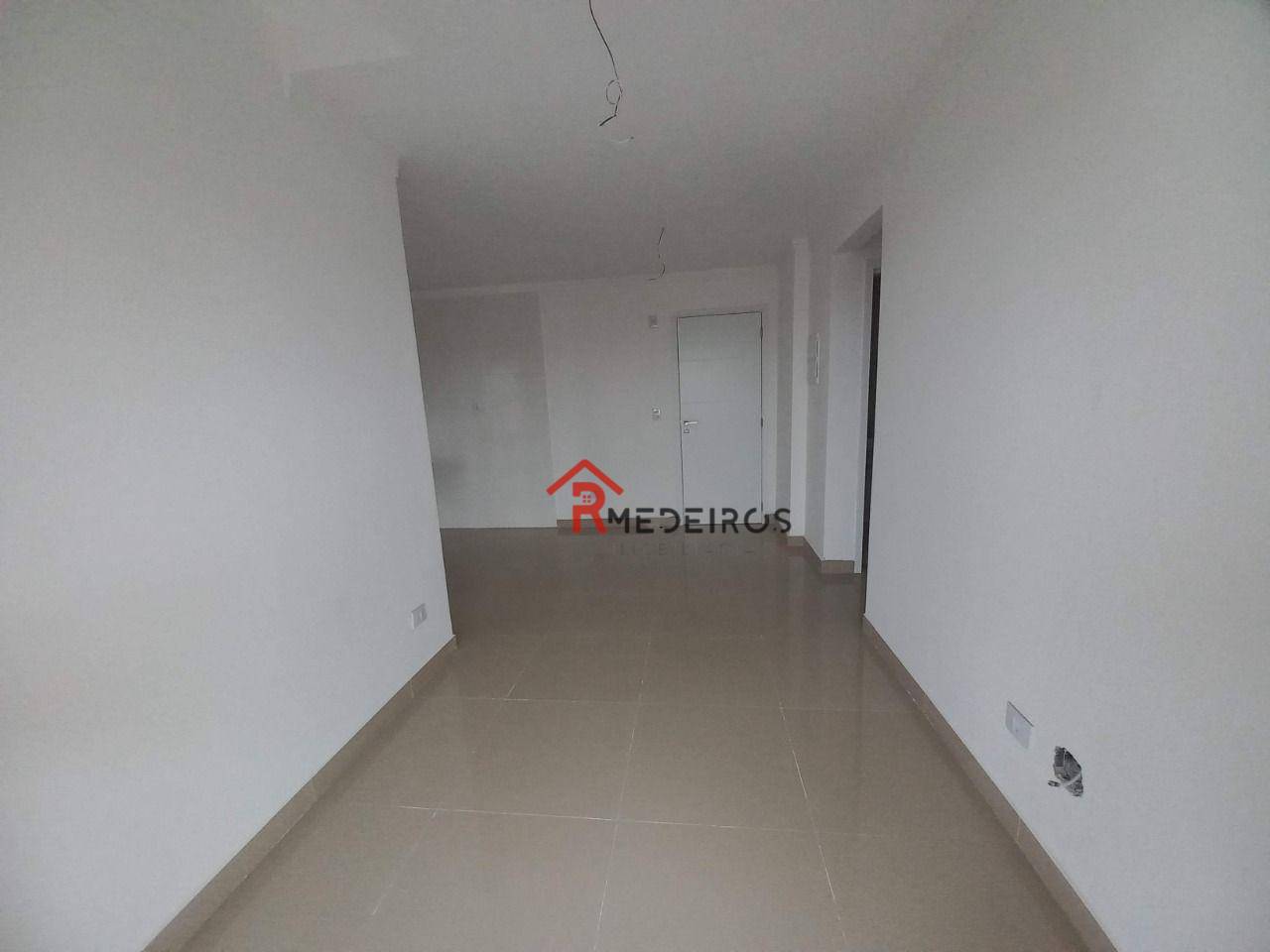 Apartamento à venda com 2 quartos, 63m² - Foto 3