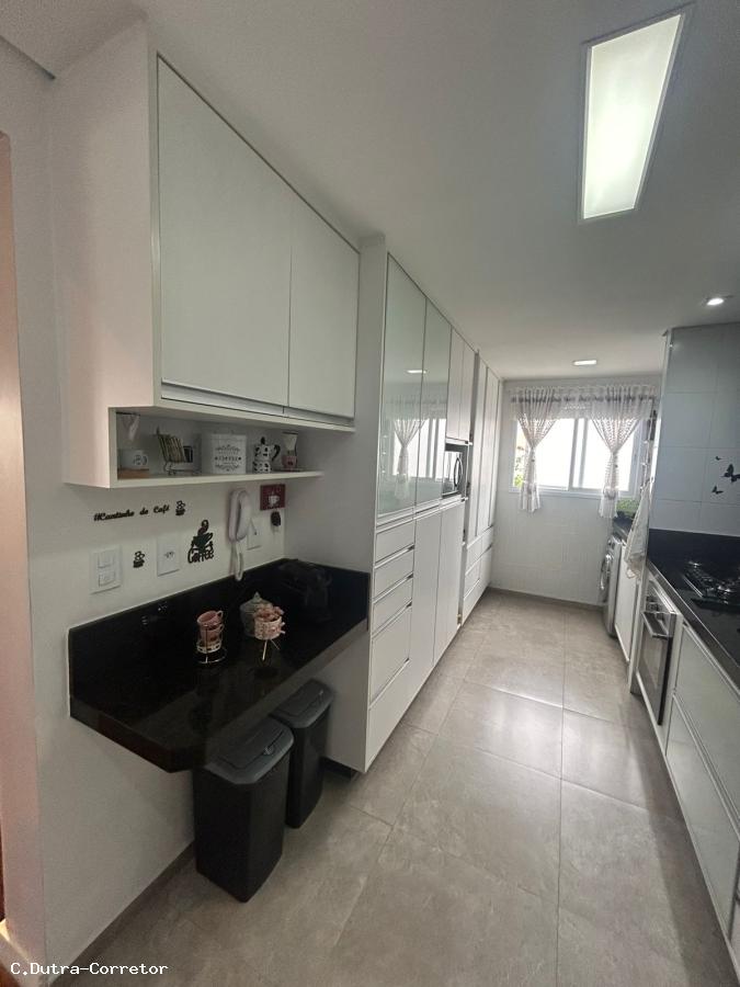 Apartamento à venda com 2 quartos, 76m² - Foto 11