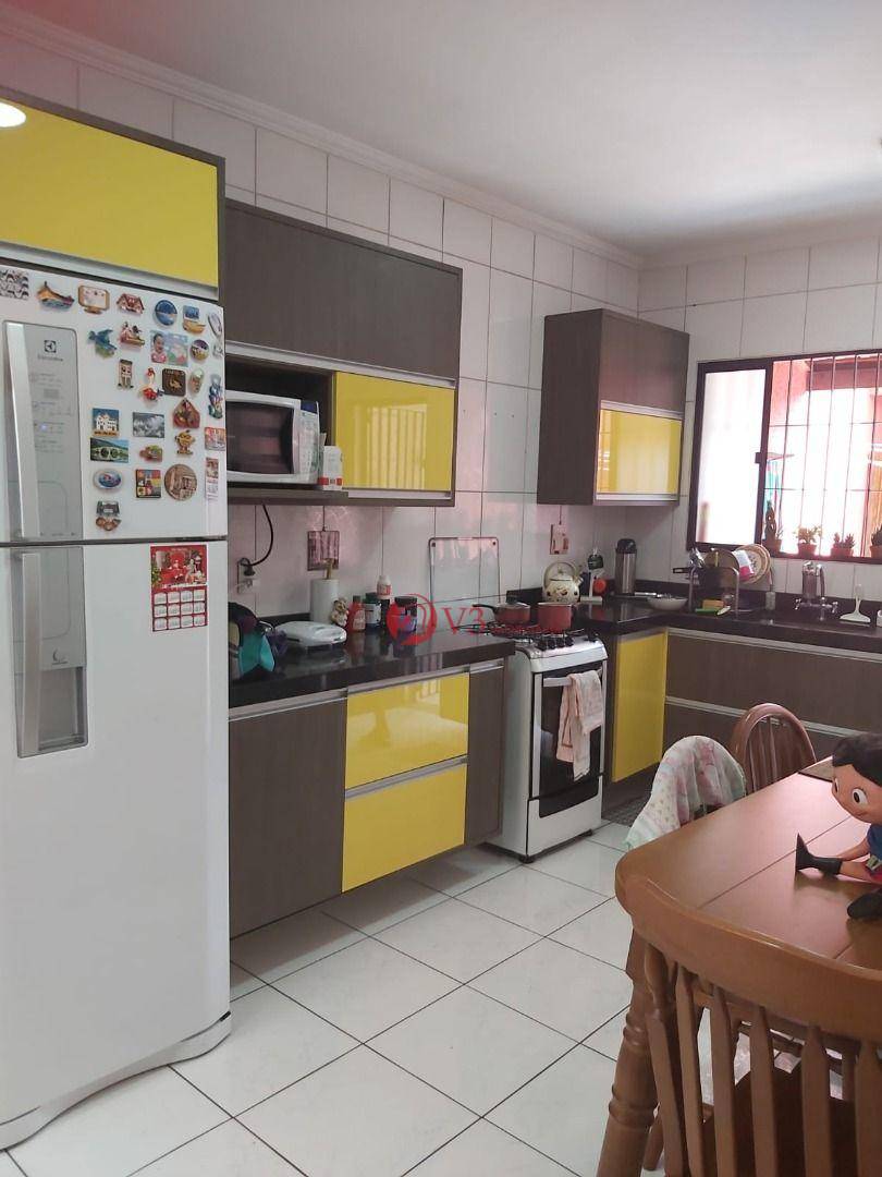 Sobrado à venda com 3 quartos, 130m² - Foto 2