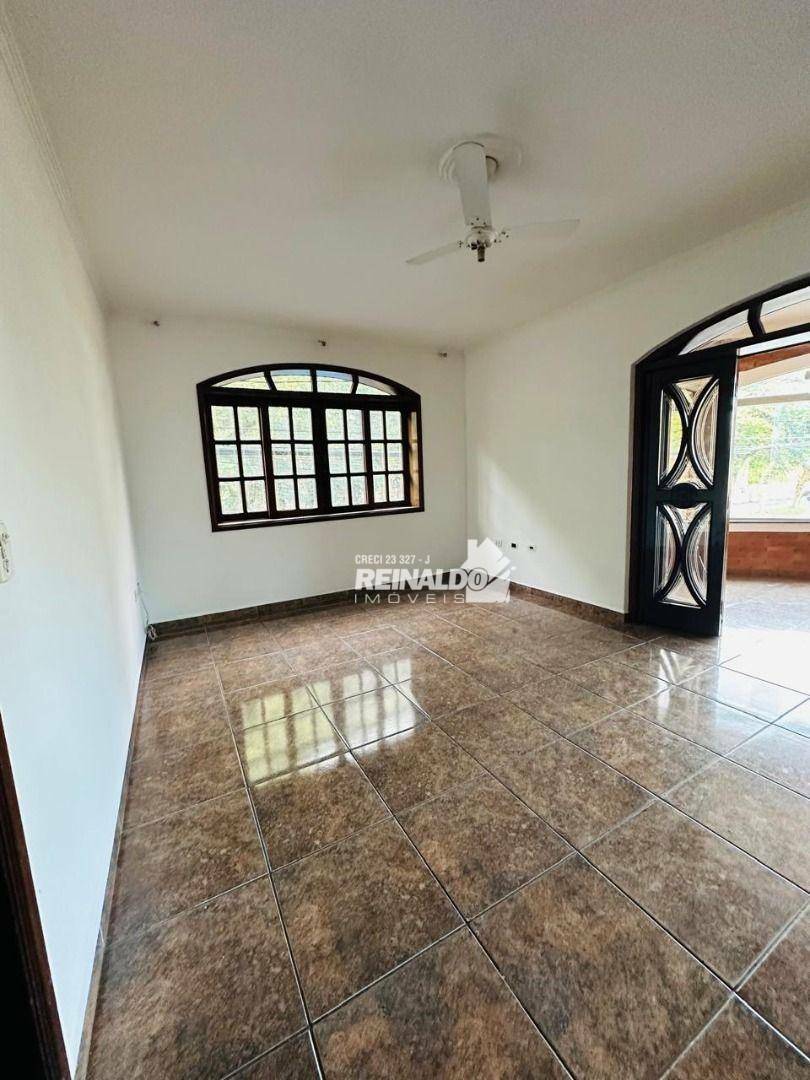 Casa para alugar com 3 quartos, 250m² - Foto 9