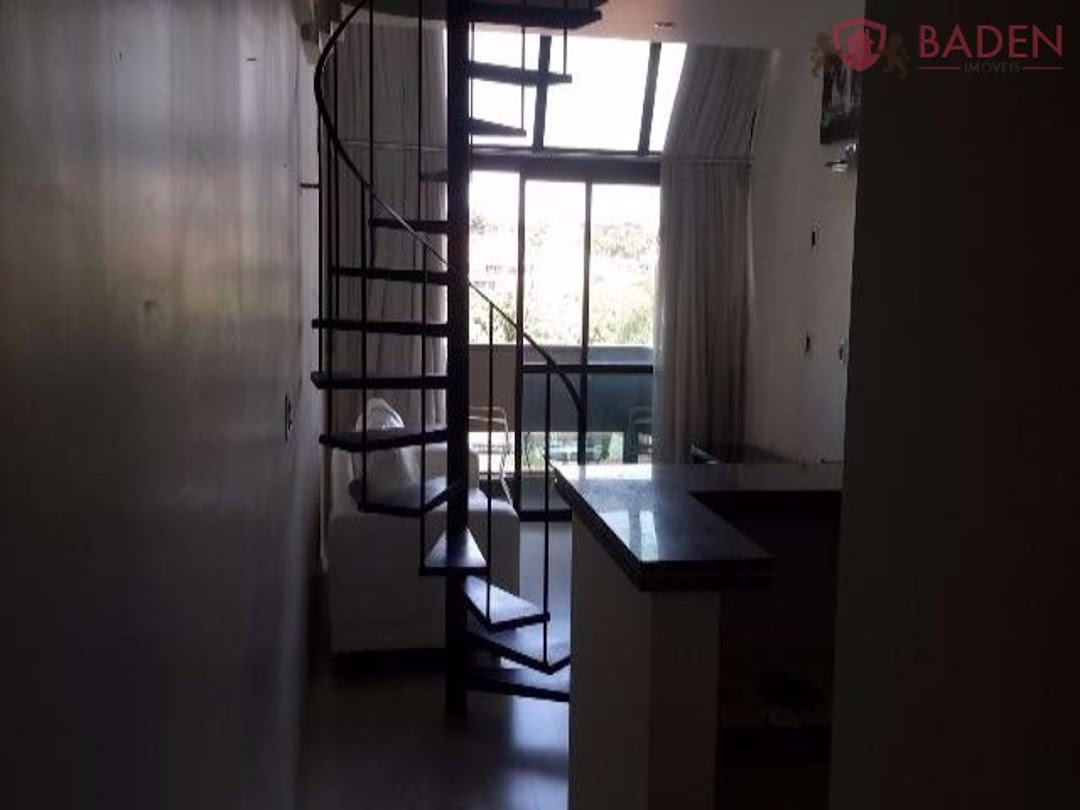 Apartamento à venda com 1 quarto, 60m² - Foto 2