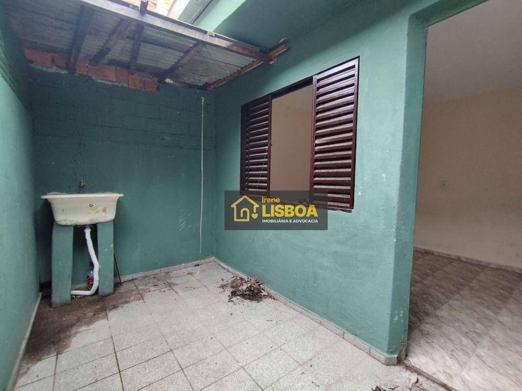 Casa para alugar com 2 quartos, 37m² - Foto 30