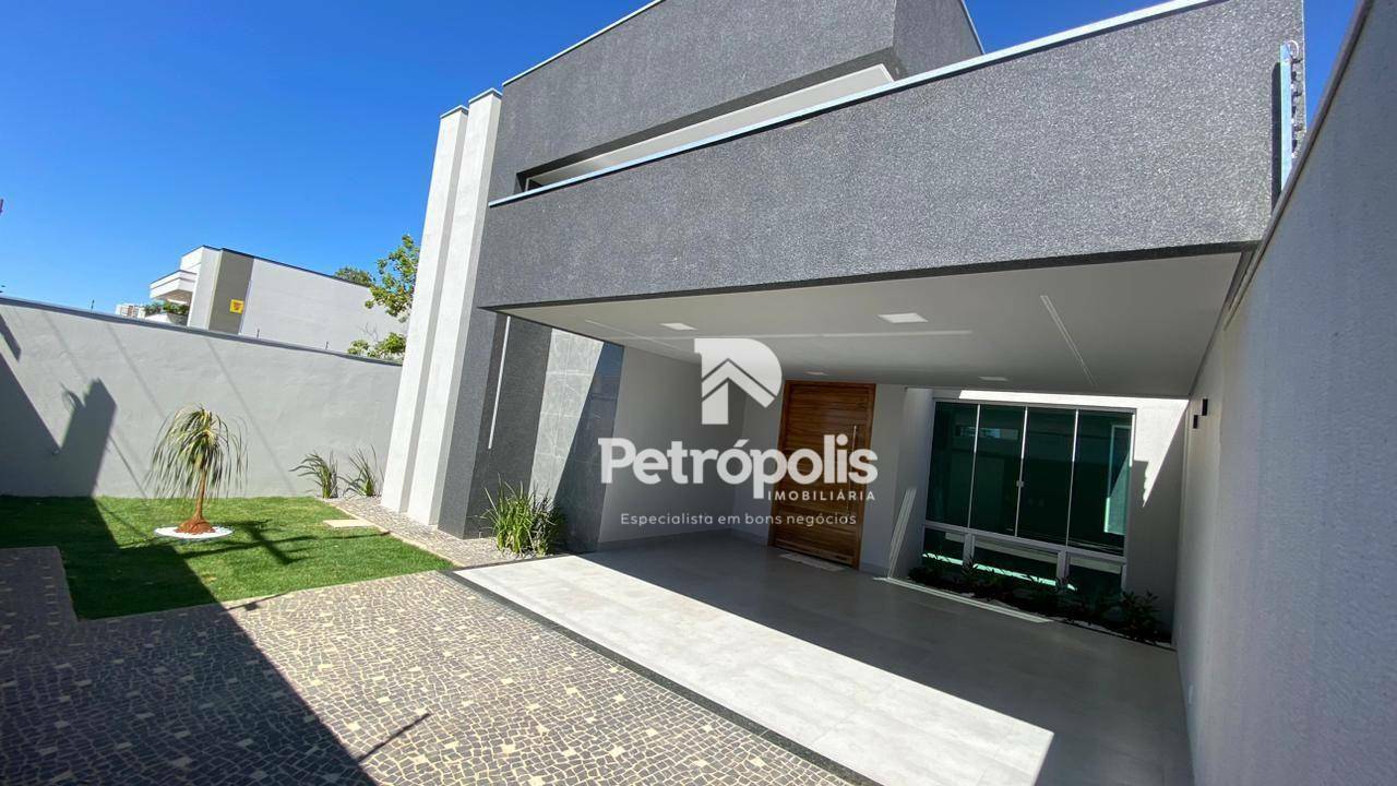 Casa à venda com 4 quartos, 196m² - Foto 1