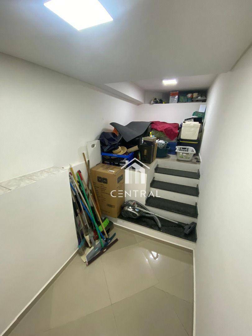 Sobrado à venda com 3 quartos, 244m² - Foto 30