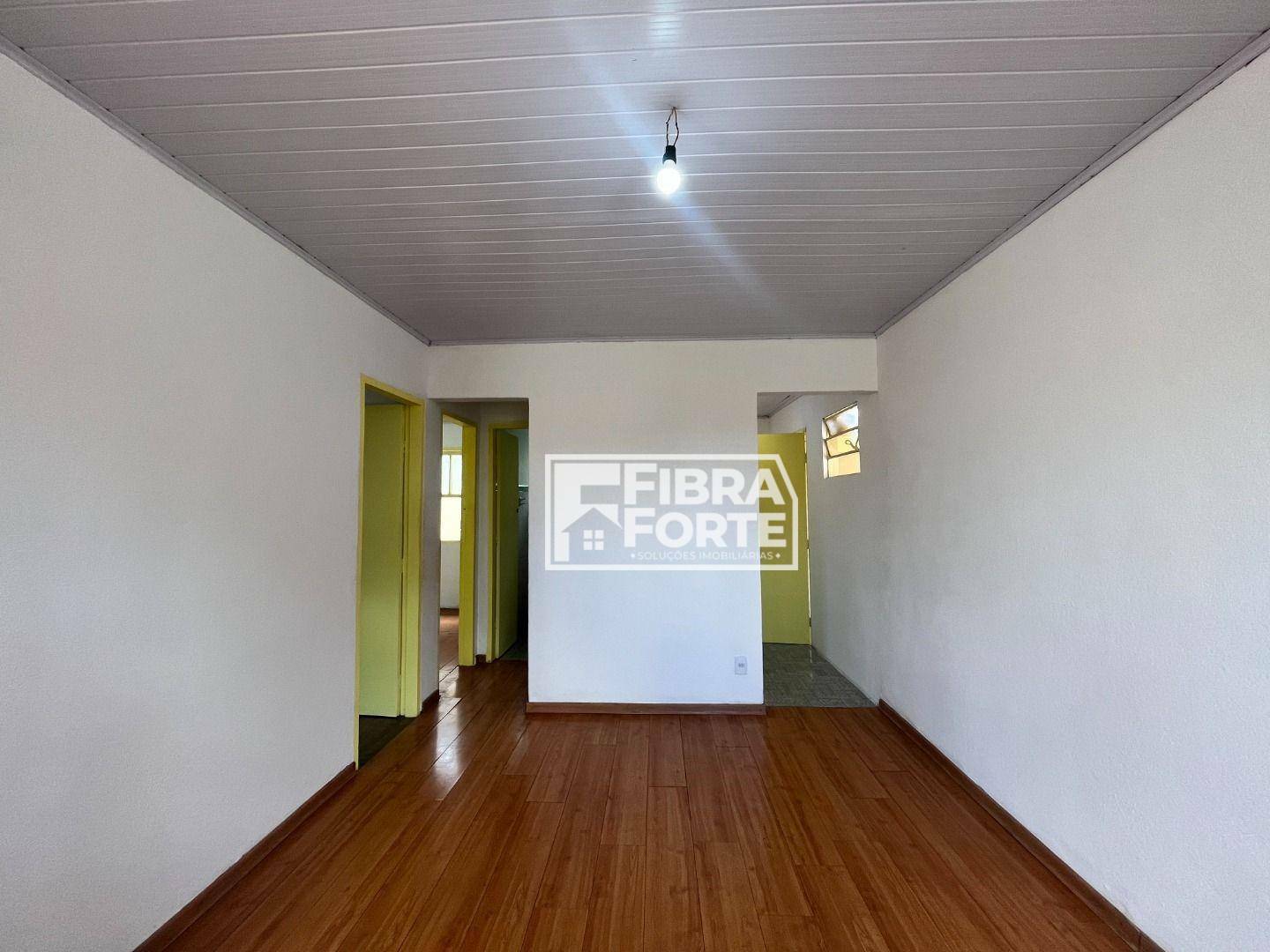 Casa à venda com 3 quartos, 76m² - Foto 2