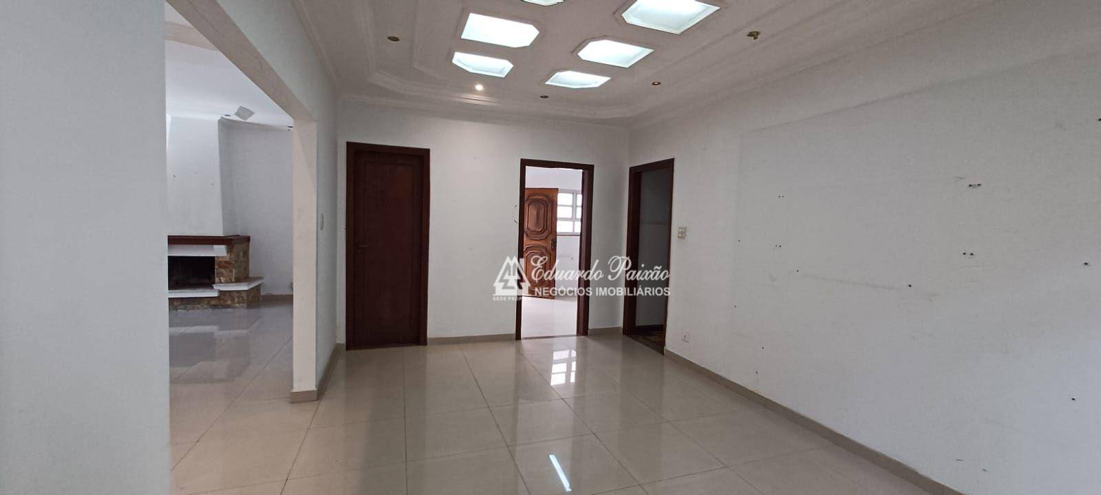 Casa para alugar com 3 quartos, 250m² - Foto 12