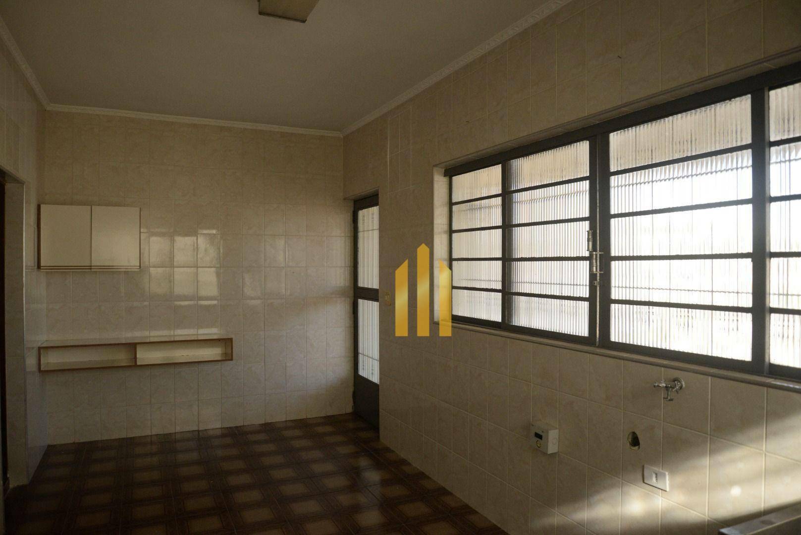 Sobrado à venda com 4 quartos, 600m² - Foto 54