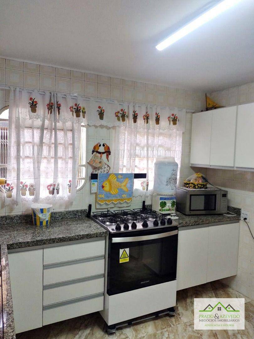 Casa à venda com 3 quartos, 199m² - Foto 2