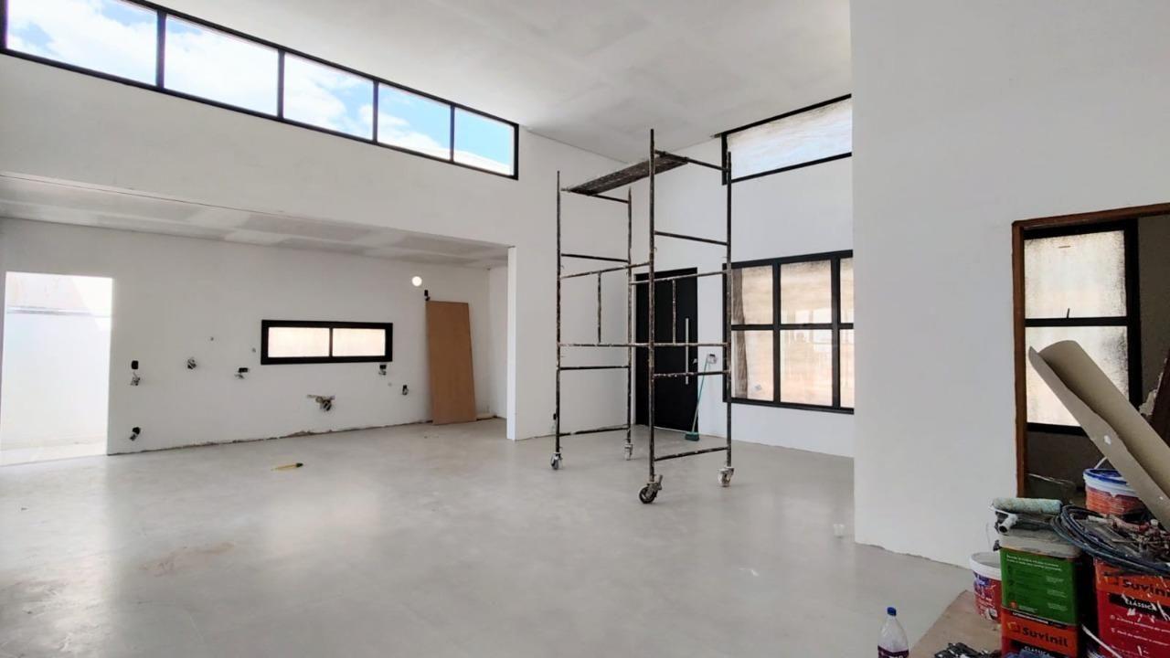 Casa à venda com 3 quartos, 341m² - Foto 9