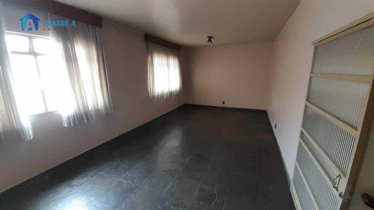 Casa à venda com 3 quartos, 250m² - Foto 25