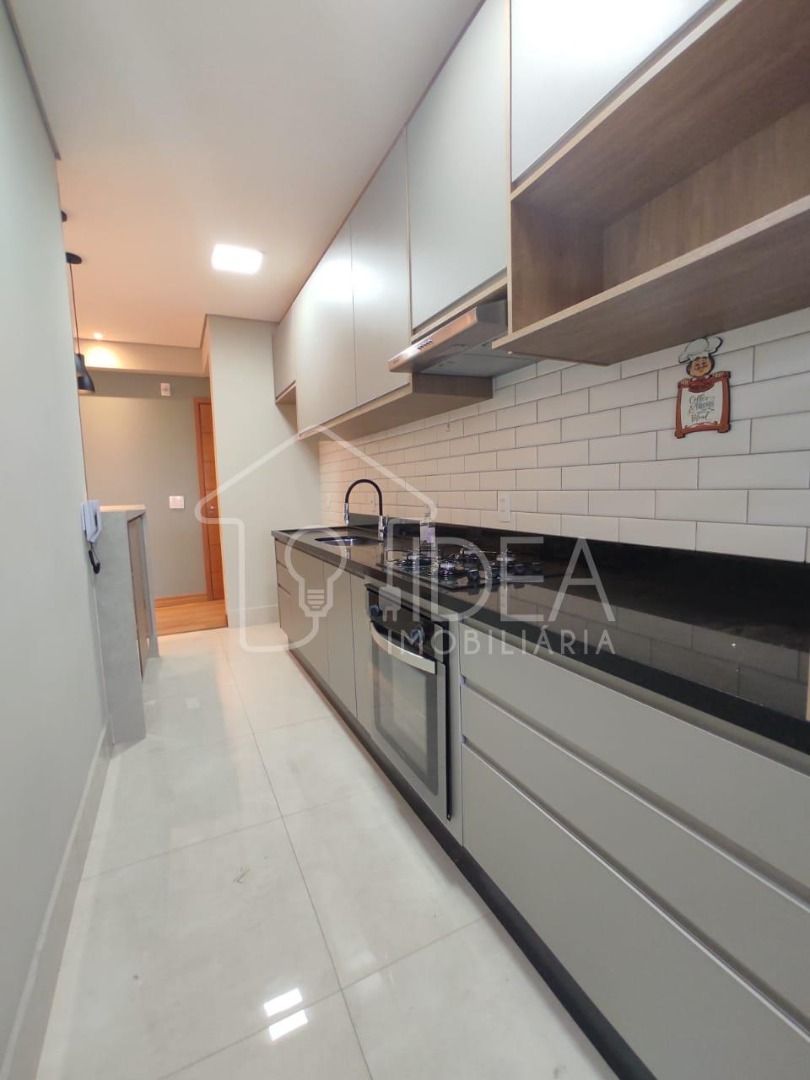 Apartamento à venda com 3 quartos, 81m² - Foto 1