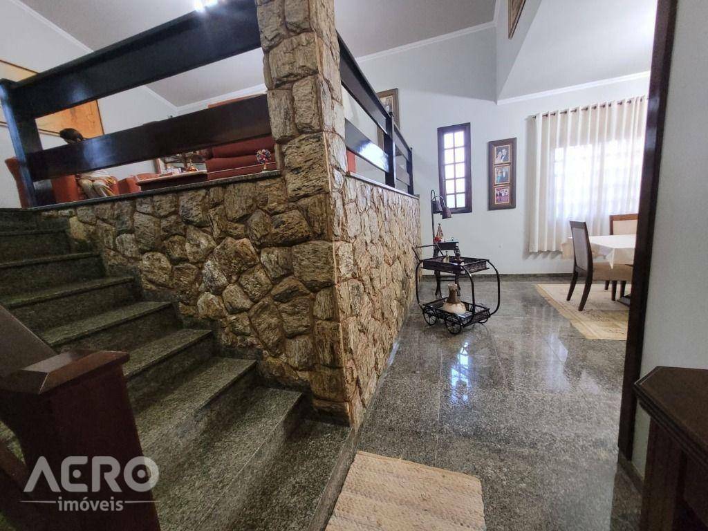 Casa à venda com 4 quartos, 363m² - Foto 35