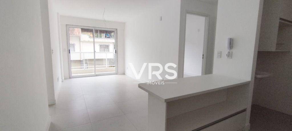 Apartamento à venda com 2 quartos, 63m² - Foto 5