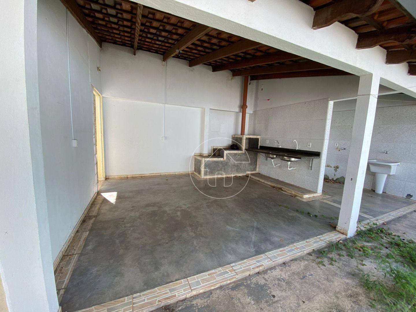 Casa à venda e aluguel com 3 quartos, 120m² - Foto 4