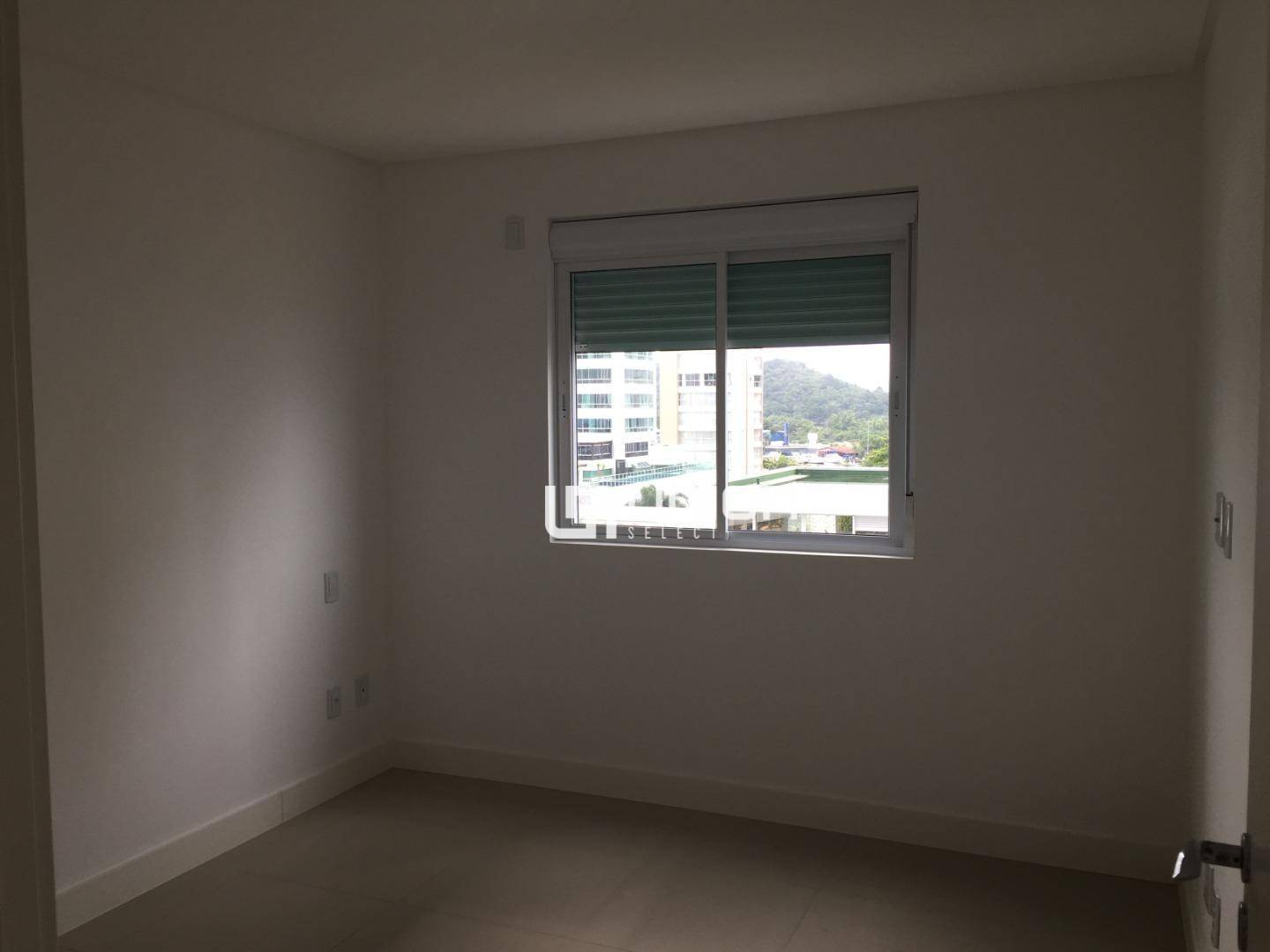 Apartamento à venda com 4 quartos, 154m² - Foto 13