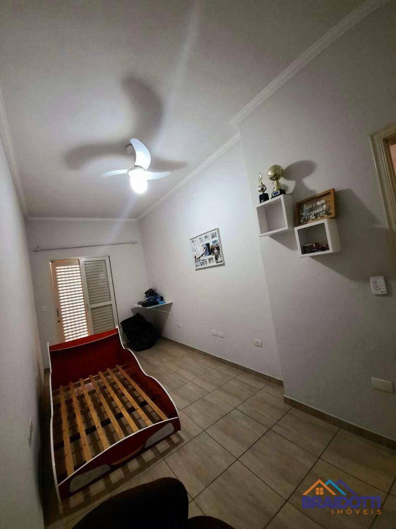 Casa à venda com 3 quartos, 182m² - Foto 10