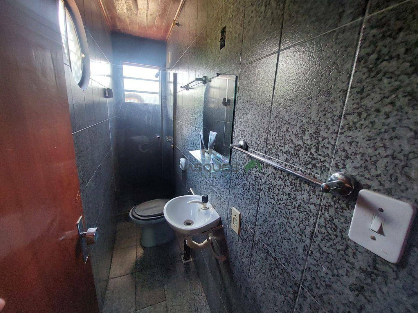 Casa para alugar com 3 quartos, 80m² - Foto 13