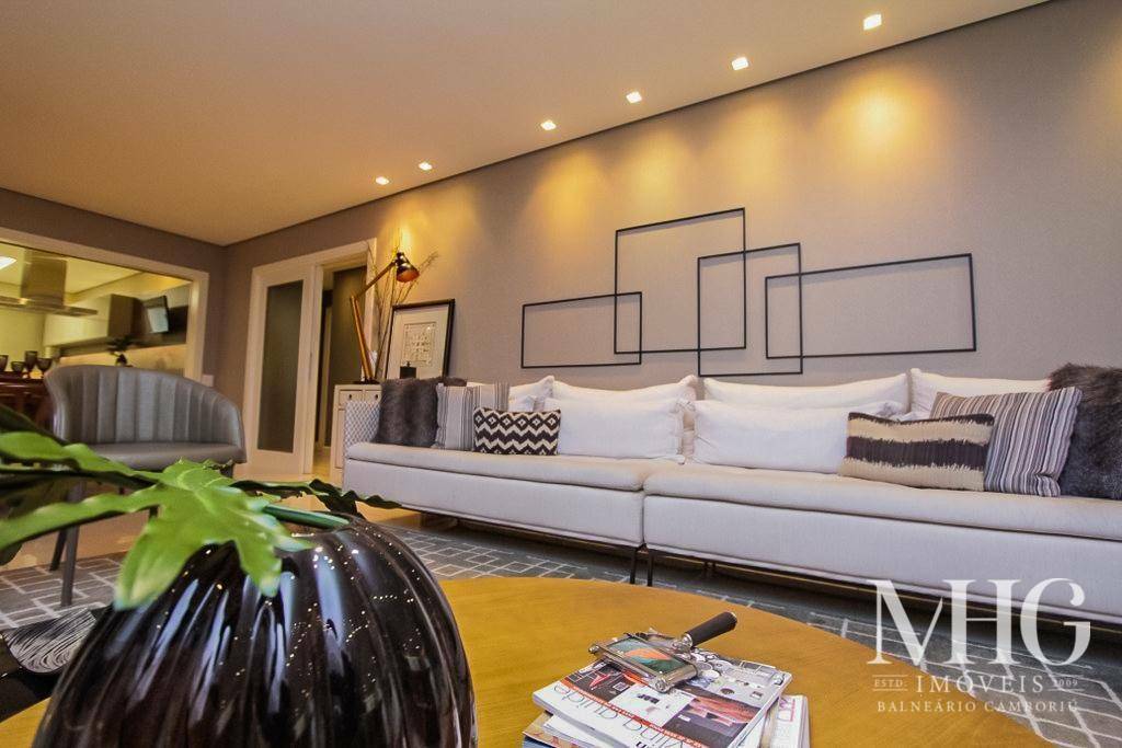 Apartamento à venda com 4 quartos, 207m² - Foto 4