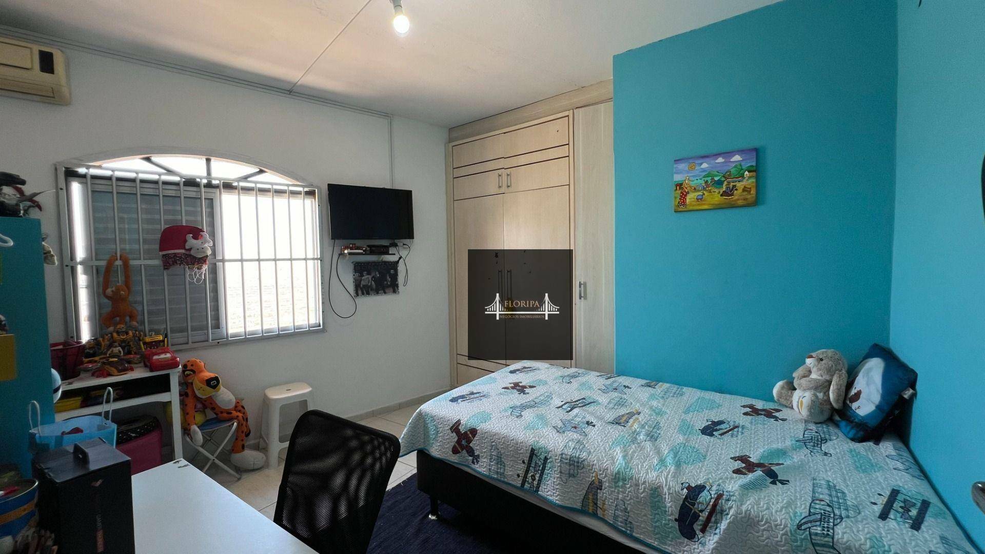 Casa à venda com 7 quartos, 235m² - Foto 10