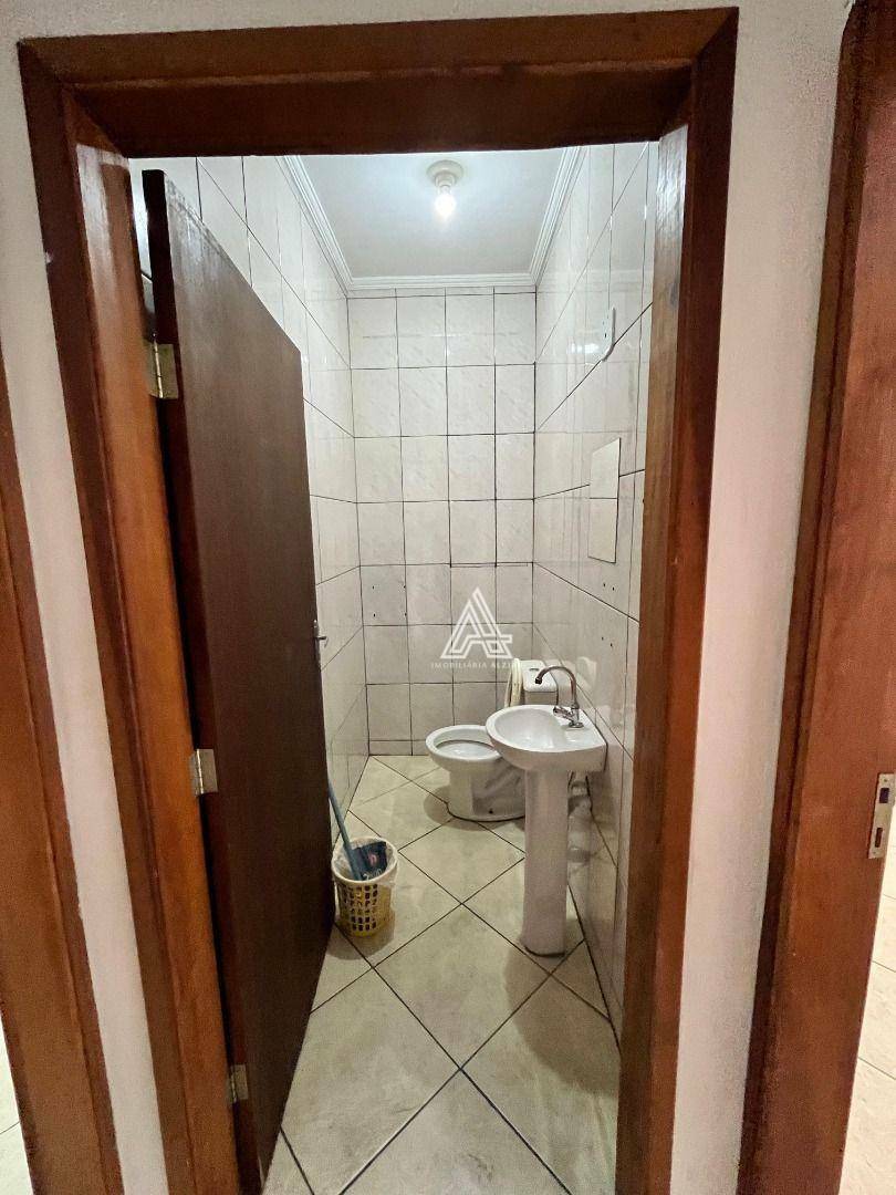 Casa para alugar com 6 quartos, 200m² - Foto 19